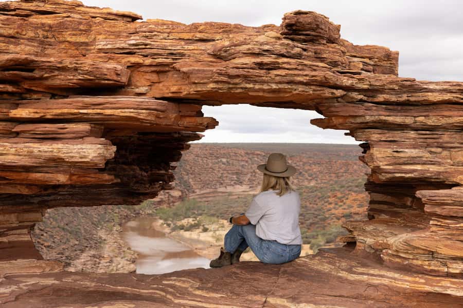 Perth: 4-Day Monkey Mia Pink Lake Coastal Loop Comfort Tour - Day 1: Greenhead, Hutt Lagoon, and Kalbarri