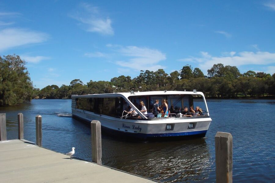 Perth: Full Day Swan Valley Cruise & Wine Tasting With Lunch - Returning to Perth by coach