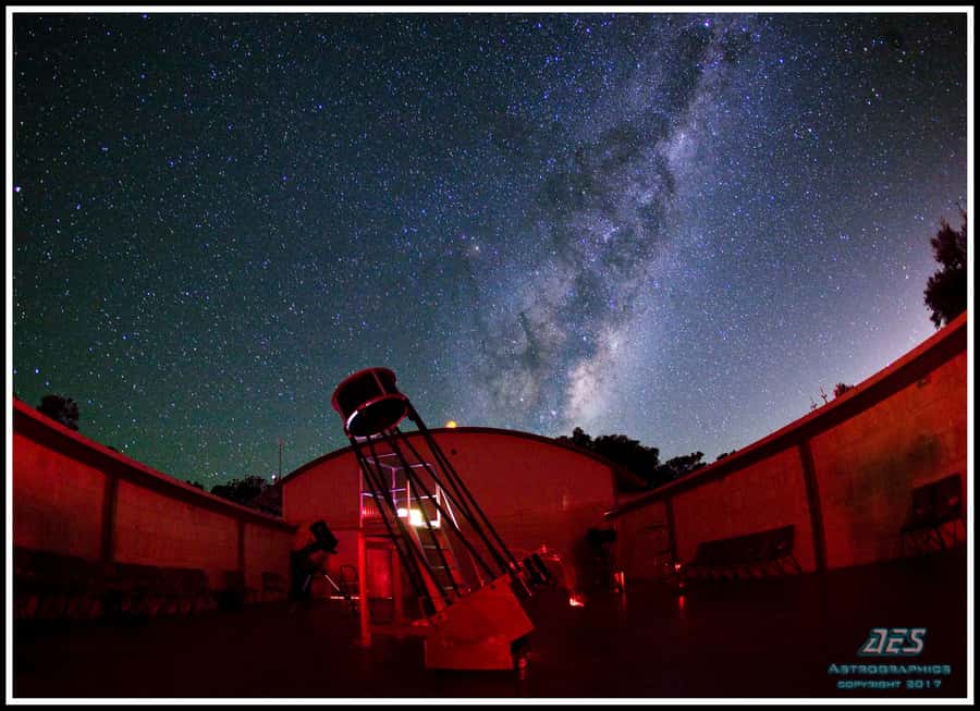 Perth: Gravity Discovery Centre Nighttime Experience Ticket - Following the laser across the night sky
