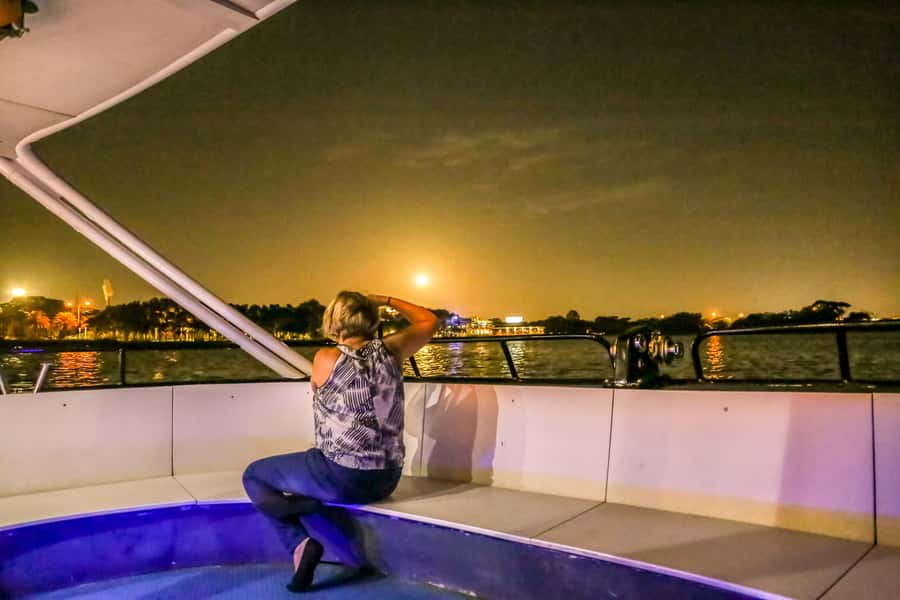 Perth: Swan River Dinner Cruise - Service that helps the evening run smoothly