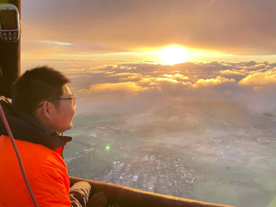 Perth to Northam: Balloon flight including shuttle bus - Watching the balloon come alive