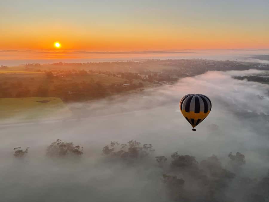 Perth to Northam: Balloon flight including shuttle bus - Breakfast at Dome Cafe