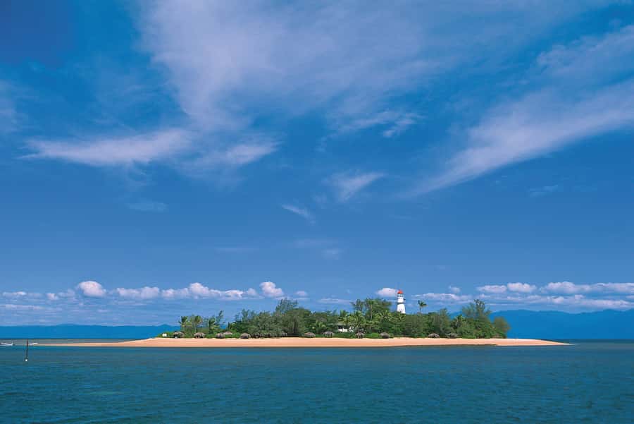Port Douglas: Low Isles Afternoon Cruise on Luxury Catamaran - The Daintree mountains at sunset