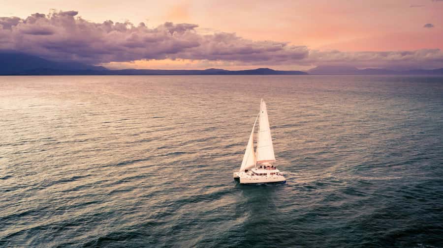 Port Douglas: Sunset Sailing Cruise on Luxury Catamaran - Seating, comfort, and who should think twice