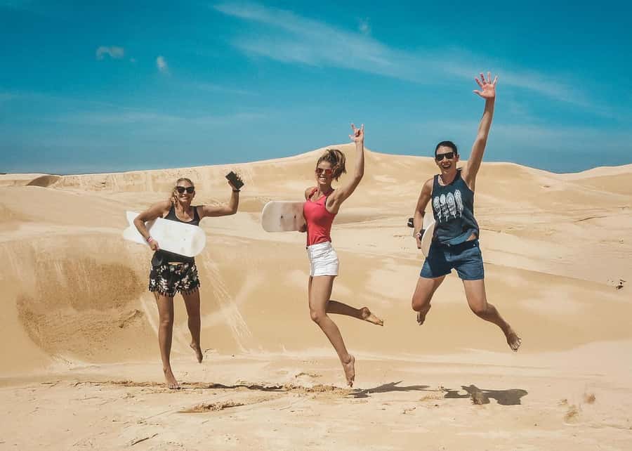 Port Stephens: Unlimited Sandboarding with 4WD Dune Transfer - Sit-down or stand-up: which is best?