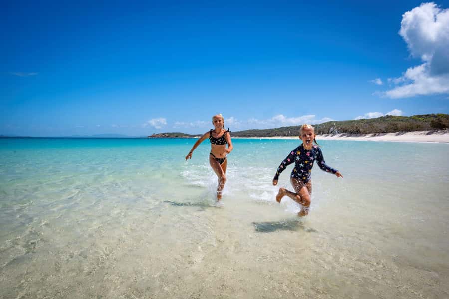 Rosslyn: Great Keppel Island Glass Bottom Boat Tour - From Yeppoon to Great Keppel in 30 Minutes