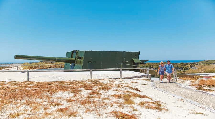 Rottnest Island: Grand Bus and Train Tour with Lunch - Starting at Settlement Railway Station