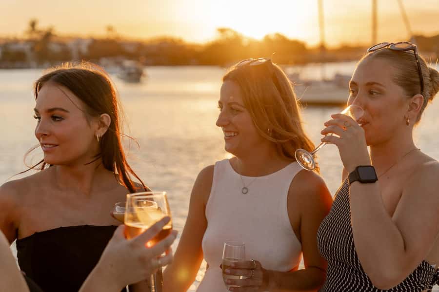 Sunshine Coast: Mooloolaba River Sunset Cruise - Cocktails, wine, and table service onboard