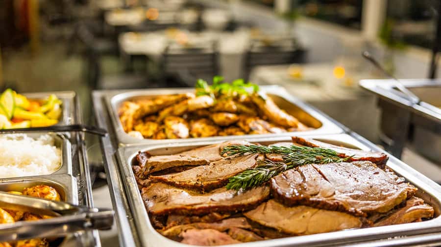 Surfers Paradise: Buffet Dinner Sightseeing Cruise - Should you book the Surfers Paradise buffet dinner cruise?