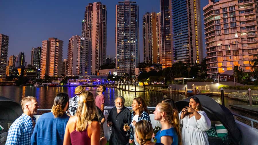 Surfers Paradise: Buffet Dinner Sightseeing Cruise - What the commentary adds, and what it may not