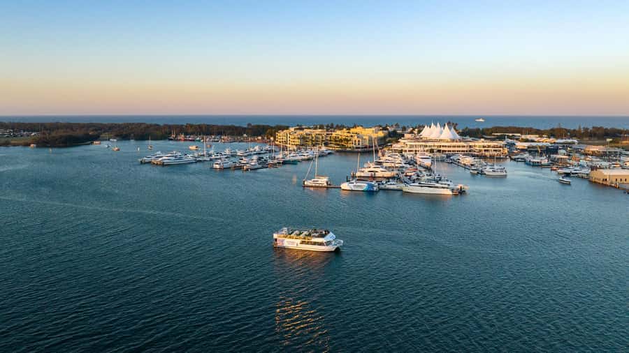 Surfers Paradise: Buffet Dinner Sightseeing Cruise - Practical tips for a better night onboard