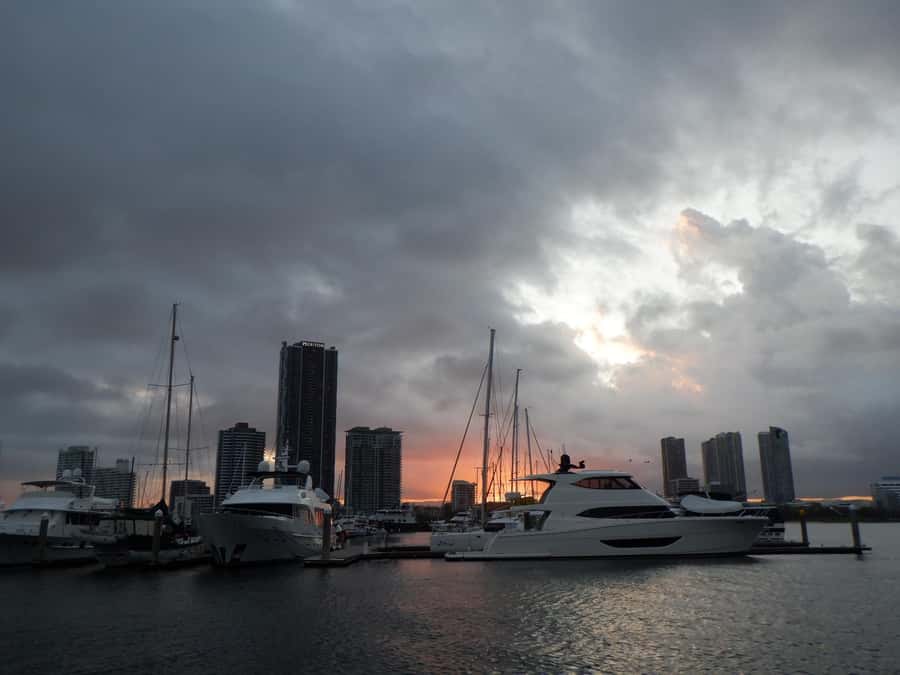 Surfers Paradise Sightseeing City Lights Cruise - What the commentary adds