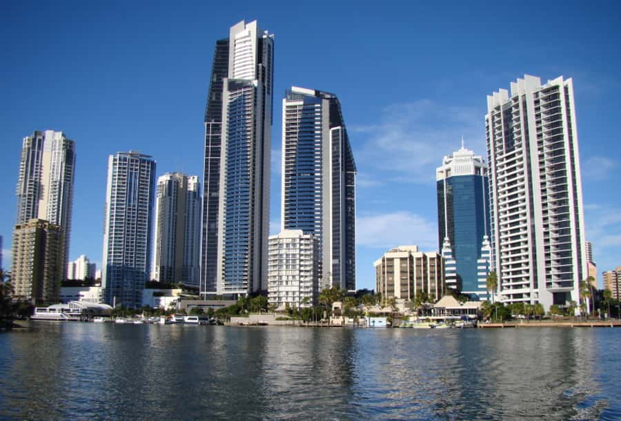 Surfers Paradise: Sightseeing Midday River and Canal Cruise - Leaving Surfers Paradise and entering the canals