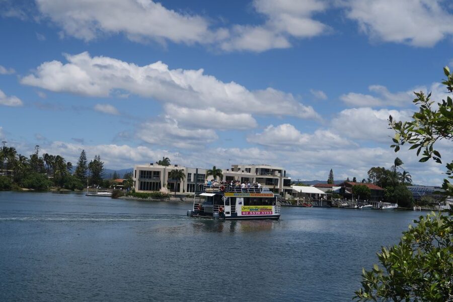 Surfers Paradise: Sightseeing Morning River and Canal Cruise - Comfort, weather, and accessibility