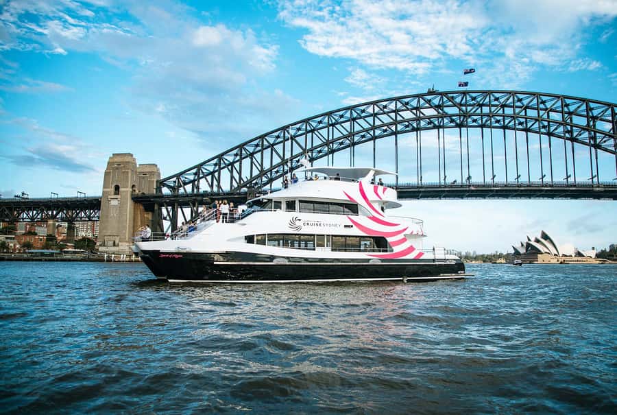 Sydney: 2-Course All Inclusive Lunch Harbour Cruise - Lunch in the dining room