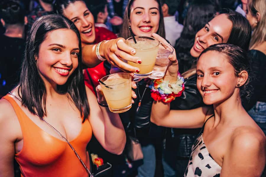 Sydney: Big Night Out Pub Crawl with Local Party Hosts - Tips for getting more from the night