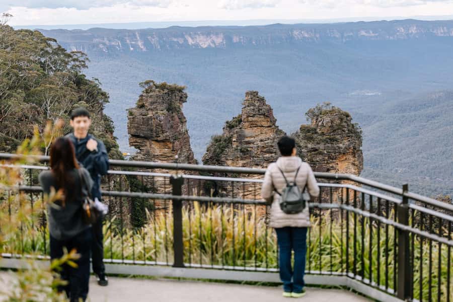 Sydney: Blue Mountains Scenic World, Wildlife Park and Lunch - Lunch with a view and useful food choices