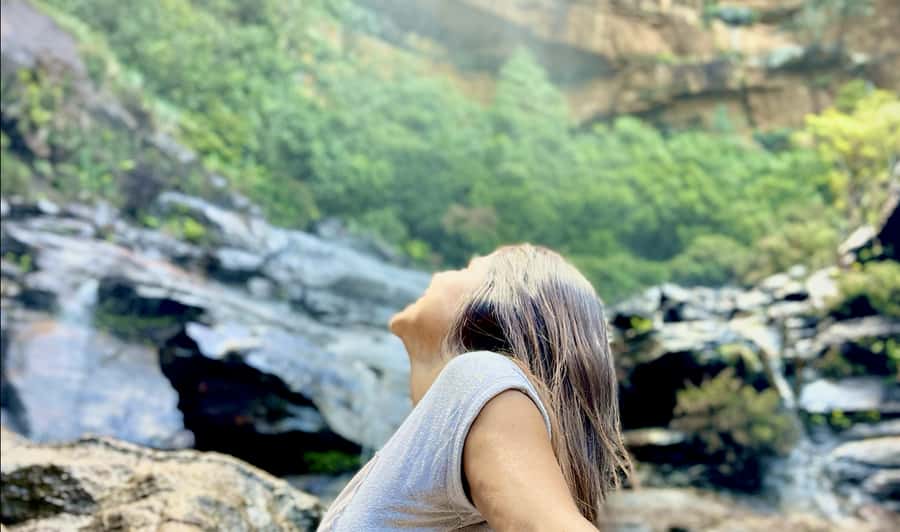 Sydney: Blue Mountains Tour with Scenic World & Lunch Option - The food choice and what the $107 price covers