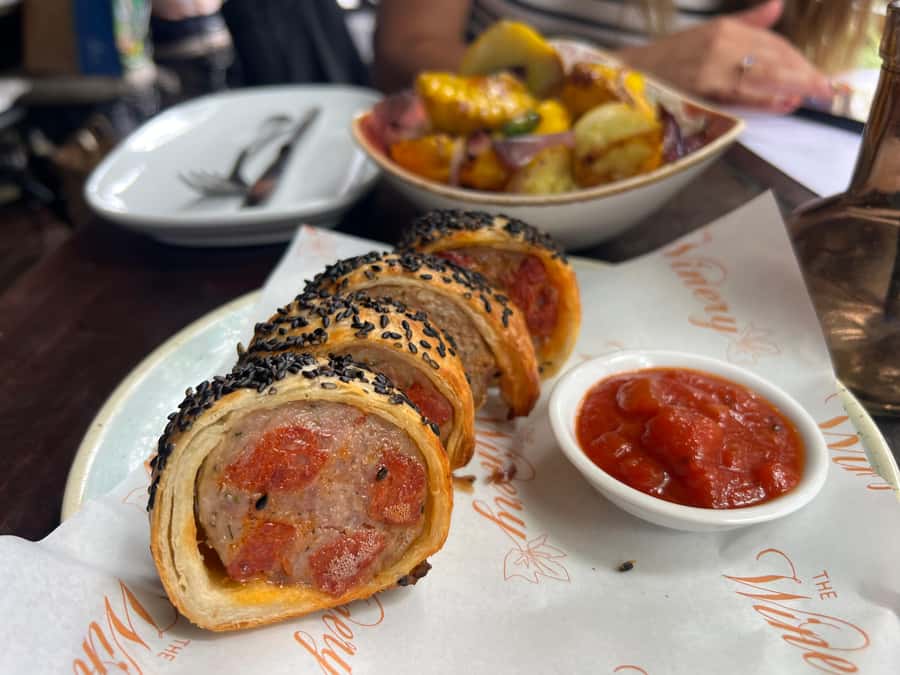 Sydney: Food Tour in Surry Hills with 8 Local Food Tastings - Greek biscuits and stuffed zucchini flowers