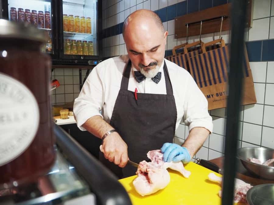 Sydney: Food Tour in Surry Hills with 8 Local Food Tastings - The guides make or break the experience
