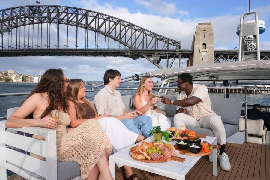 Sydney: Golden Glow Sunset Harbour Cruise with 1 Drink - Five things to know before you book