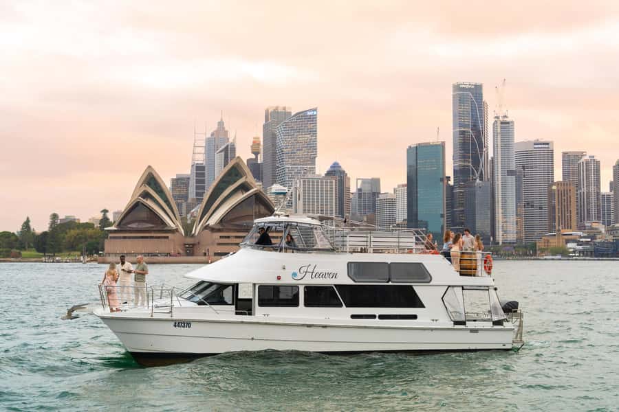 Sydney: Golden Glow Sunset Harbour Cruise with 1 Drink - Starting beside Darling Harbour