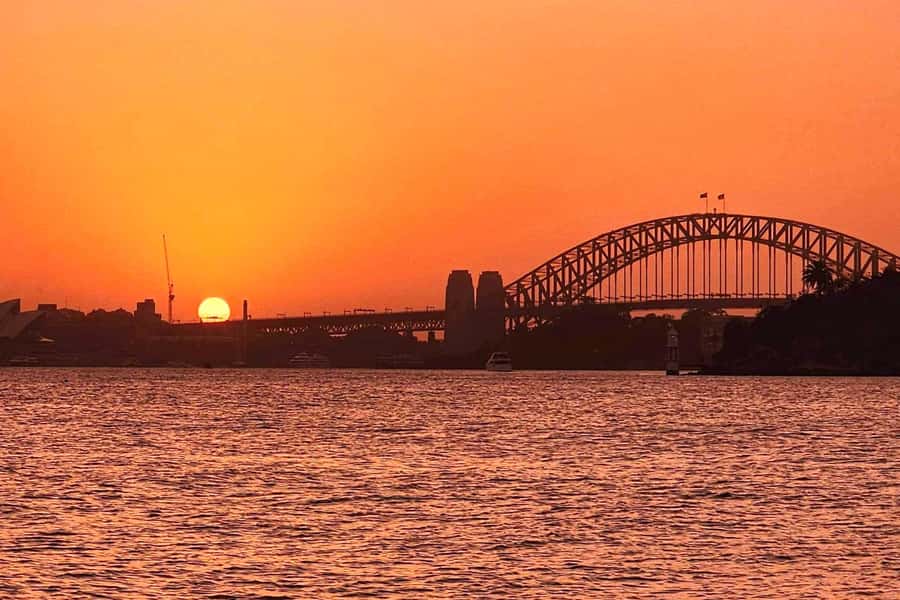 Sydney: Golden Glow Sunset Harbour Cruise with 1 Drink - Booking and practical tips