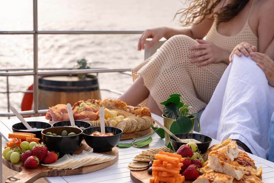 Sydney: Golden Glow Sunset Harbour Cruise with 1 Drink - What HEAVEN is like on the water