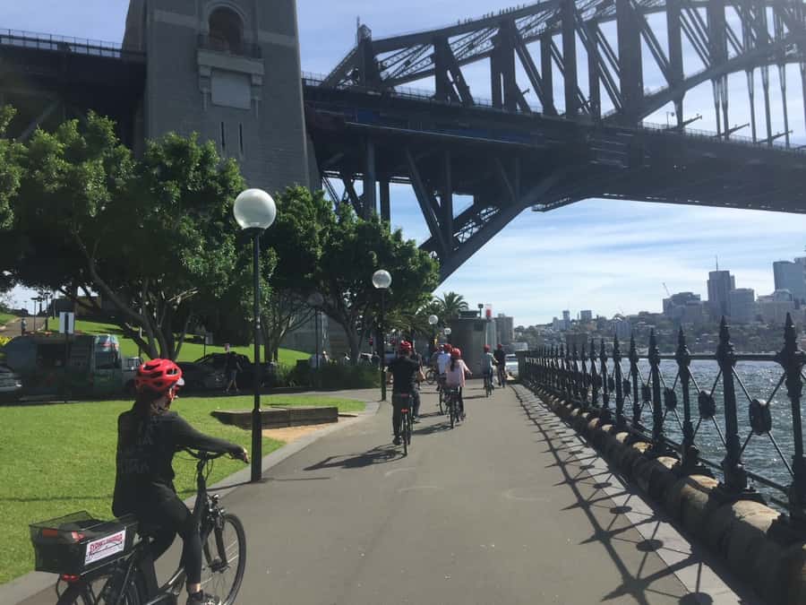 Sydney: Guided Harbour E-Bike Tour - Crossing the Sydney Harbour Bridge by e-bike