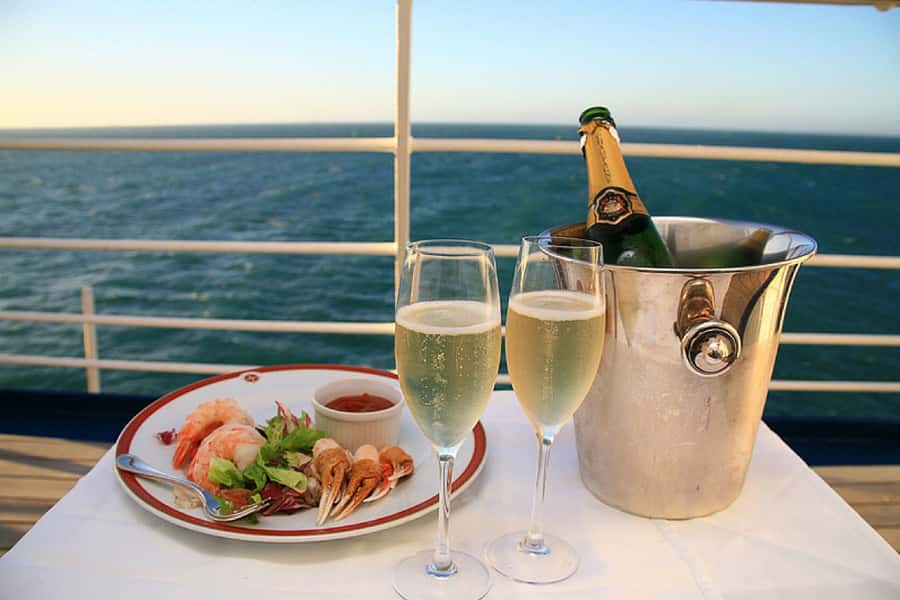 Sydney Harbour: 3-Hour Lunch Cruise with Live Music - Key points to know before boarding