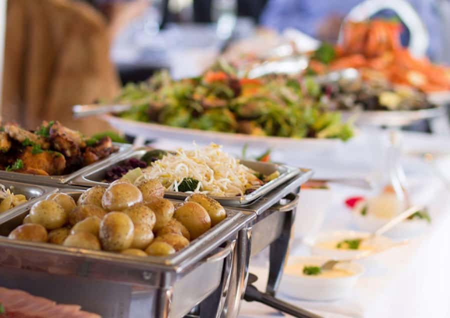 Sydney Harbour: 3-Hour Lunch Cruise with Live Music - The seafood and carvery buffet