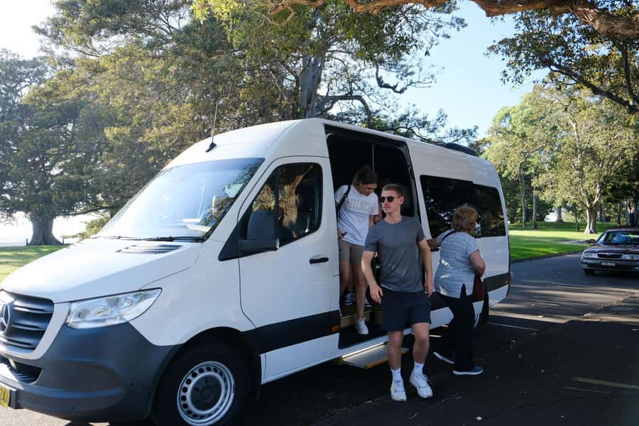 Sydney Harbour to Bondi: Small Group Half–Day Experience - Small groups, guides, and the pace