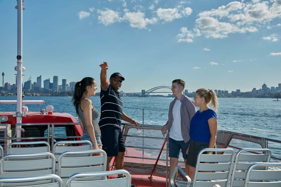 Sydney: Hop-on Hop-off Harbour Cruise with Commentary - Manly for beaches, cafés, and a longer walk