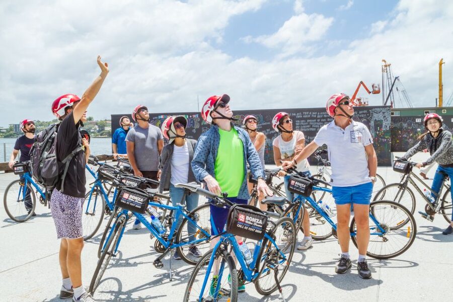 Sydney: Iconic Sights 4-Hour Bike Tour - The pub stop and the human side of the tour