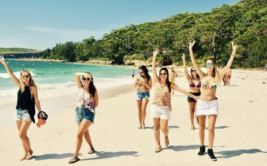Sydney: Jervis Bay Day Trip with Dolphins, Roos & Beach Time - White Sands Trail and Hyams Beach