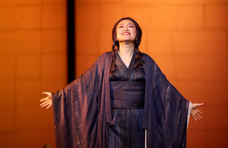 Sydney: Madama Butterfly the Sydney Opera House - Who should book Madama Butterfly