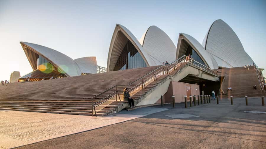 Sydney Private & Custom Walking Experience with a Local - Sydney’s big sights without a rigid script