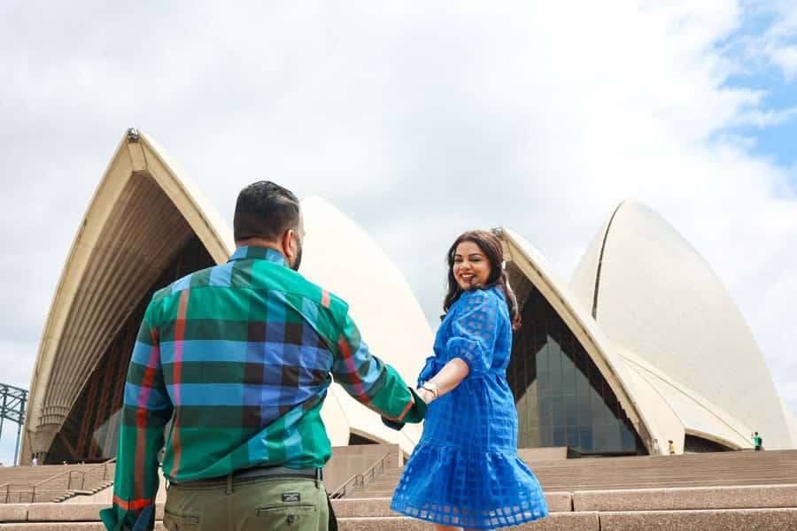 Sydney: Private Photoshoot outside the Opera House - Meeting Your Photographer Near the Opera House