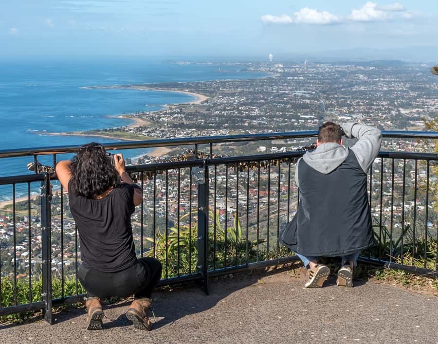 Sydney: Sea Cliff Bridge, Kiama Blowhole and Farmlands Tour - Bald Hill and the Royal National Park edge