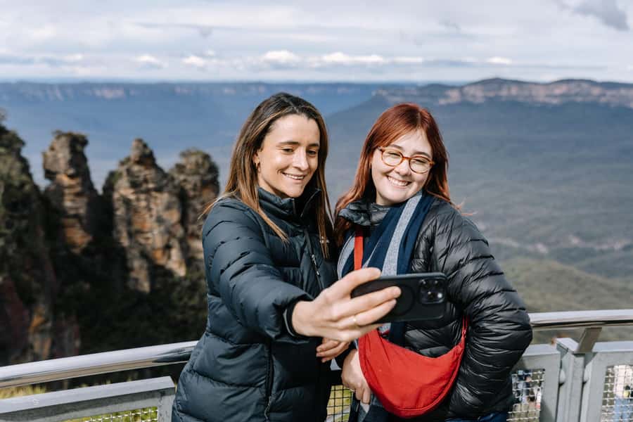 Sydney: Small Group Blue Mountains, Wildlife & Waterfalls - Starting in Sydney and riding west