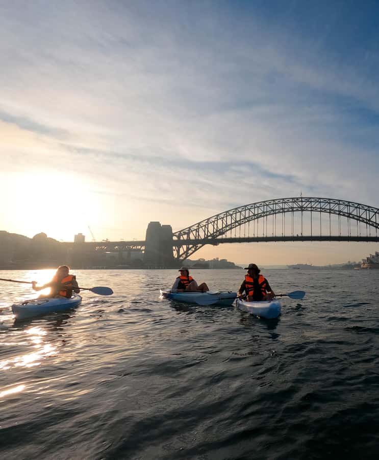 Sydney: Sunset Kayak - Opera & Harbour Bridge Tour (5p. max) - Paddling toward the Harbour Bridge