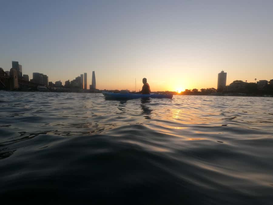 Sydney: Sunset Kayak - Opera & Harbour Bridge Tour (5p. max) - The Opera House at the best hour of the evening