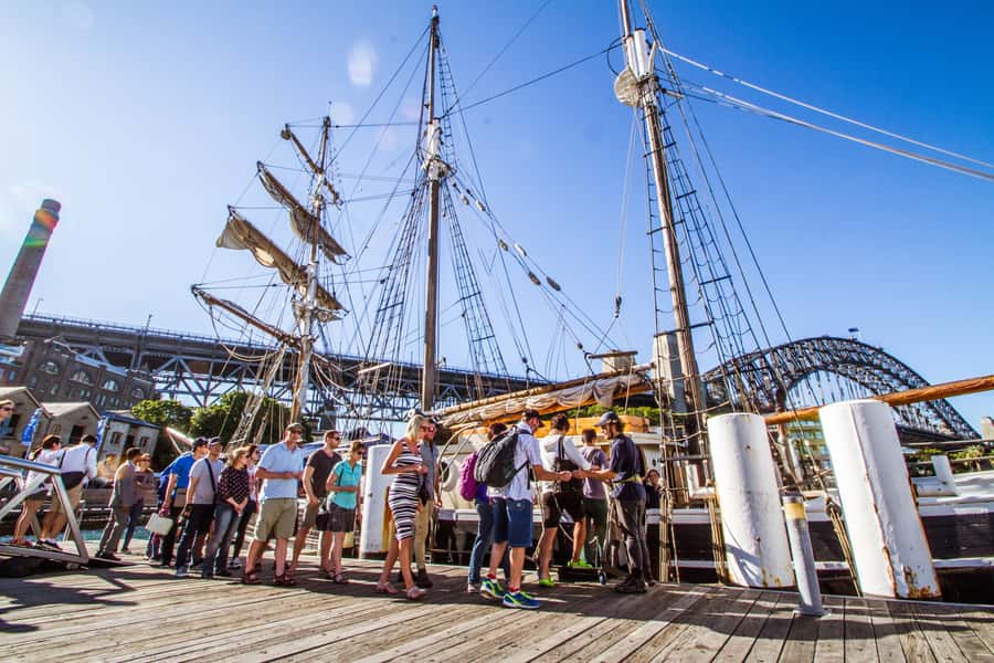 Sydney: Tall Ship Harbour Twilight Dinner Cruise - The first stretch reveals Sydney’s icons