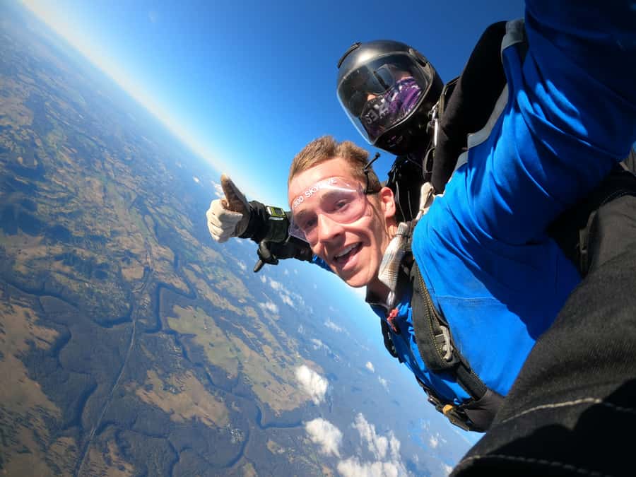 Sydney: Tandem Skydive with Optional Transfers - The 20-minute flight to 15,000 feet