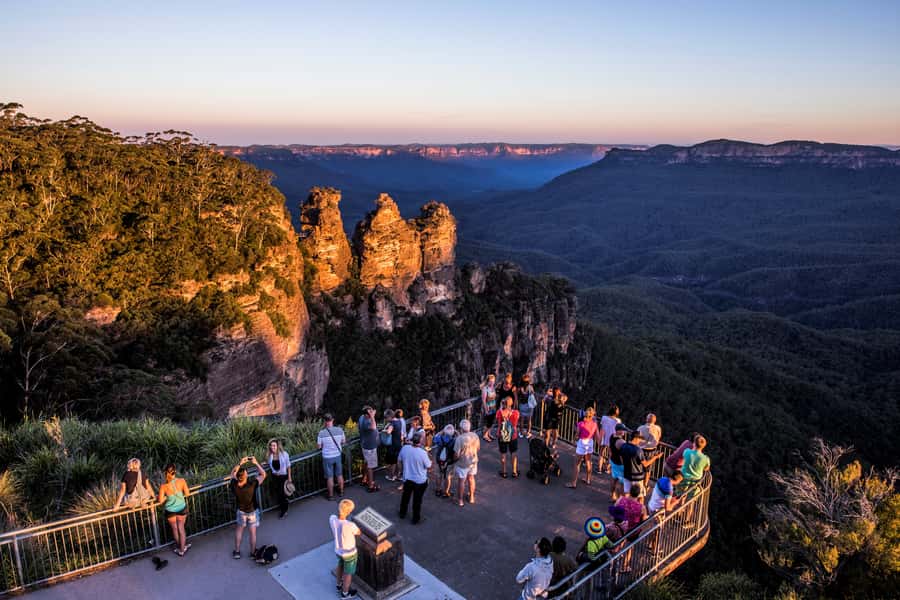 Sydney: Waterfall Bushwalk and Blue Mountain Sunset Day Trip - Lincoln’s Rock provides the sunset finale