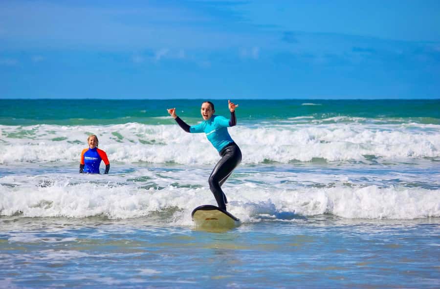Torquay: 2 Hour Surf Experience on the Great Ocean Road - Checking in, choosing your equipment, and getting ready