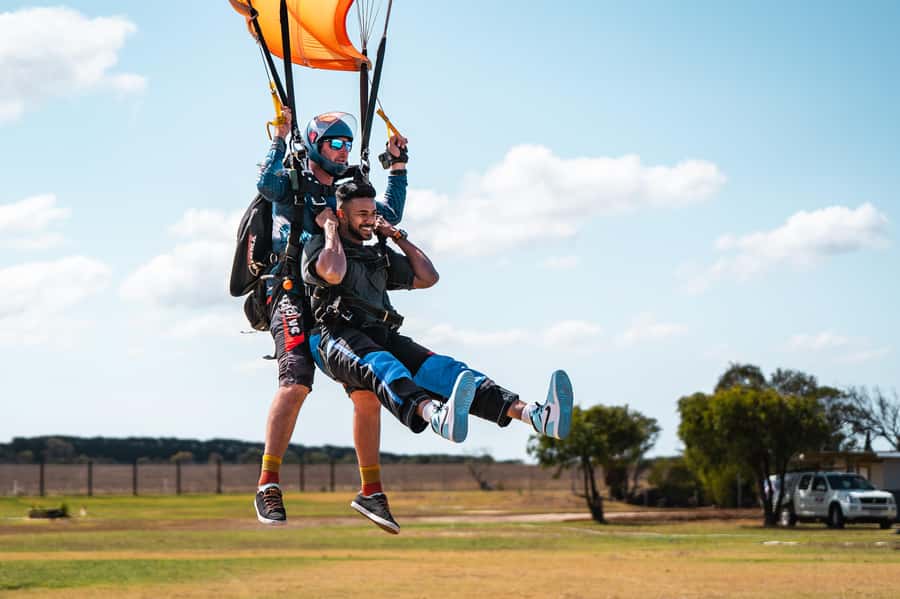 Torquay: Skydive over The Great Ocean Road - opt Melb pickup - The scenic flight to 15,000 feet