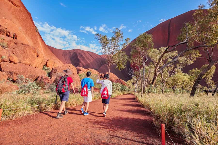Uluru: Sacred Sites & Sunset Tour with Wine & Cheeseboard - Why This Five-Hour Tour Works Well