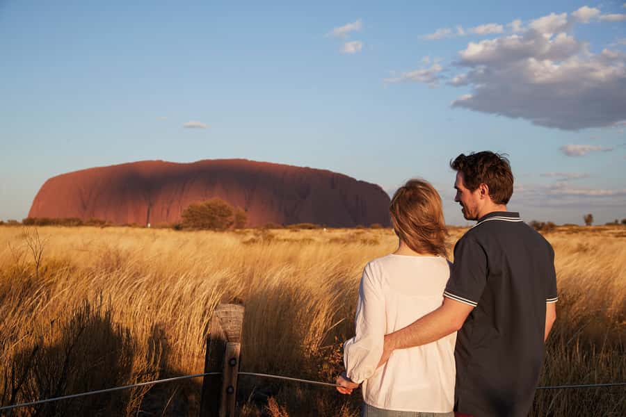 Uluru: Sacred Sites & Sunset Tour with Wine & Cheeseboard - Timing, Heat, And What To Bring